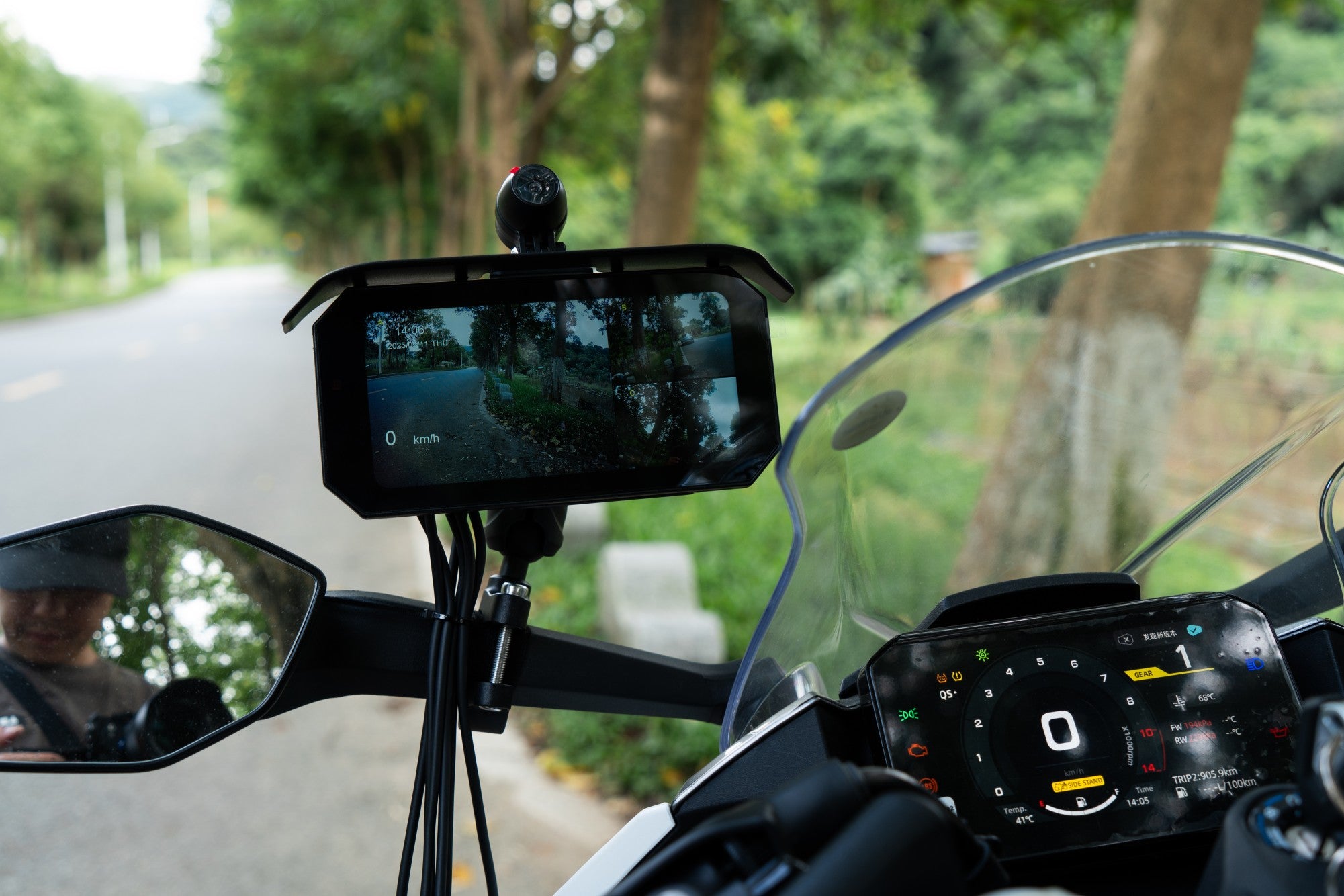 Roadpupil Motorcytcle Dash Cam-Wireless Carplay R9