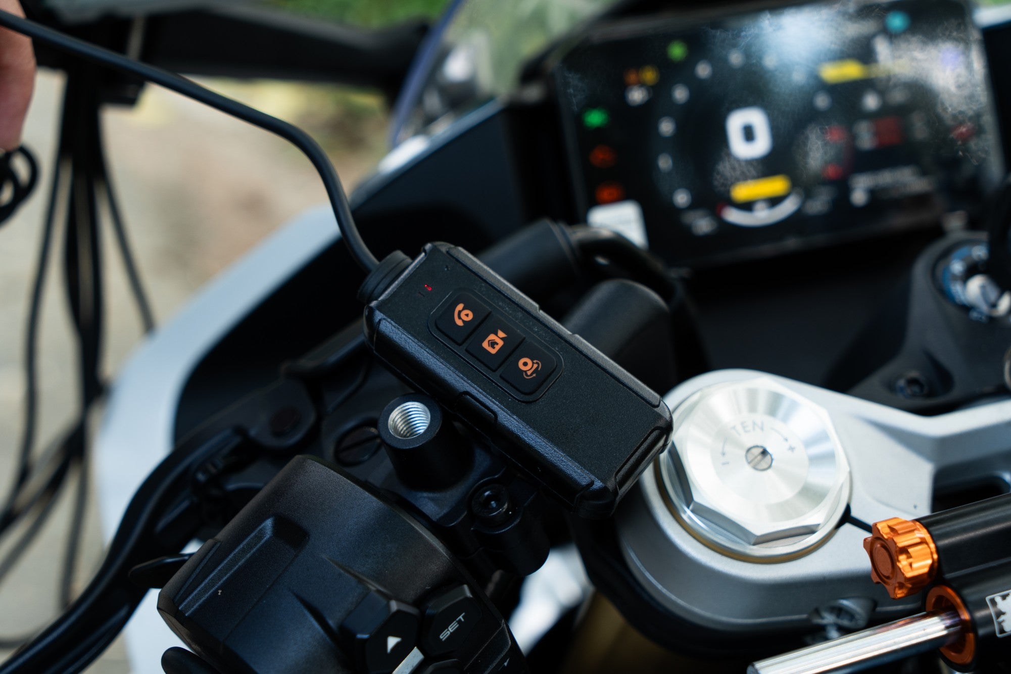 Roadpupil Motorcytcle Dash Cam-Wireless Carplay R9